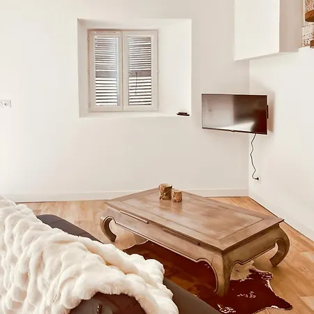 Maison Chez Madeleine 3-4 Pers, Entre Le Lioran Et Vic-sur-cère Thiézac