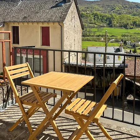 Maison Chez Madeleine 4 Pers, Entre Le Lioran Et Vic-sur-cere Ferienhaus *